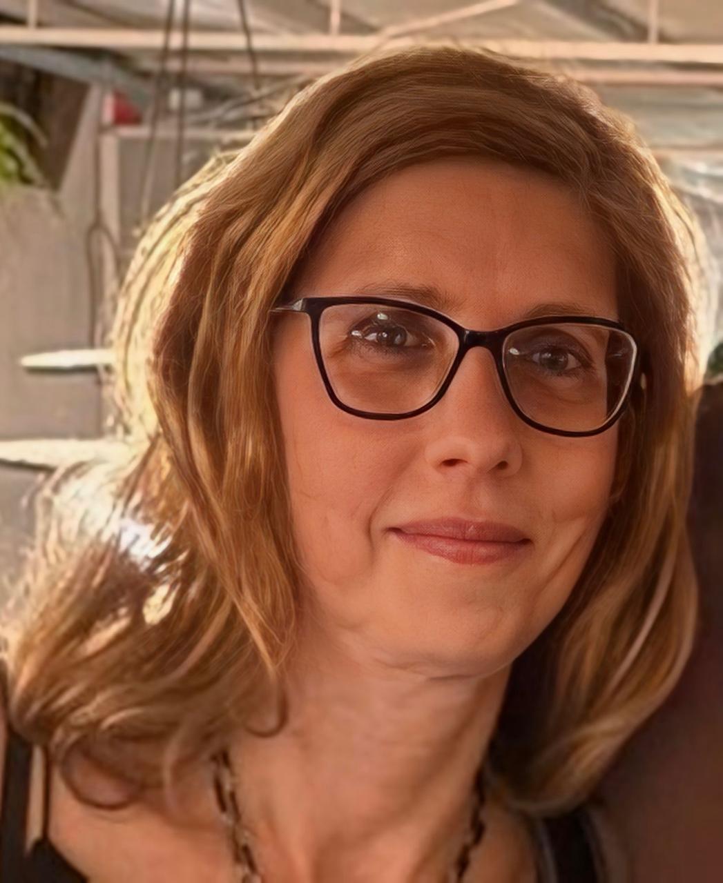 LÚCIA BANDEIRA KARAM